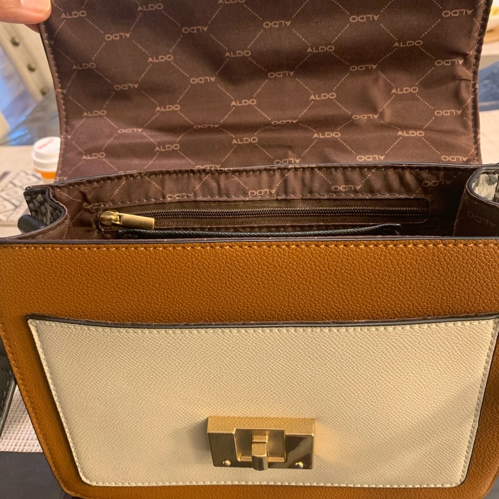 Aldo structured crossbody bag - Picture 6 of 8